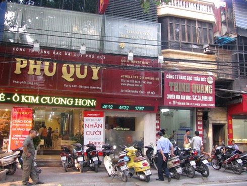 Vàng bán rẻ vẫn ế ẩm