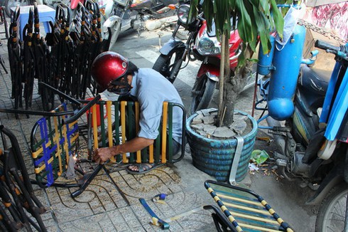 Hàn gió đá dạo: Mưu sinh bằng mạng sống