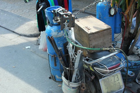 Hàn gió đá dạo: Mưu sinh bằng mạng sống