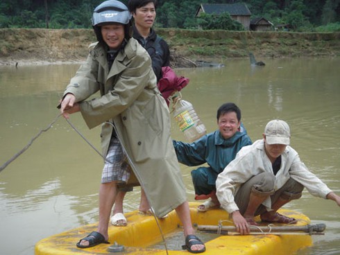 26 năm cắm bản ở tộc người có nguy cơ tuyệt chủng