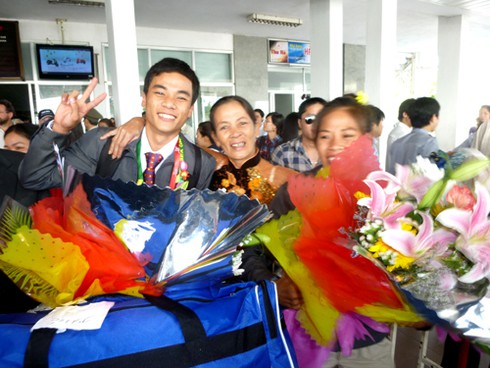 Đà Nẵng đón các “chiến binh” SEA Games 26 ca khúc khải hoàn