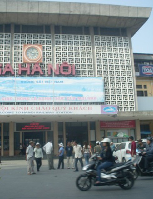 Ga Hà Nội: Phe vé lại hoành hành