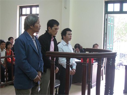 Vụ lấn chiếm đất công Từ Liêm: Nhùng nhằng `công` và `tội`!