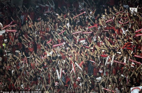 Hai fan Indonesia chết thảm trong trận chung kết SEA games 26