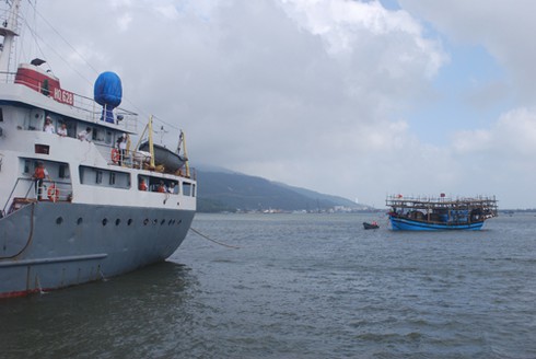 Đà Nẵng: Cứu 35 ngư dân bị nạn trên vùng biển Hoàng Sa