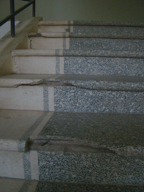 Chung cư Mễ Trì Thượng: Mua nhà tiền tỷ, nhận nhà nát