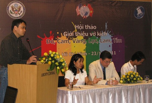 Giới nghệ sĩ chia sẻ cách nhìn về đồng tính