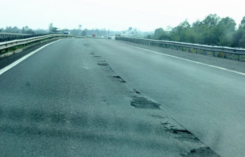 Cao tốc TP.HCM - Trung Lương: Vá `ổ voi`, có `vá` được trách nhiệm?