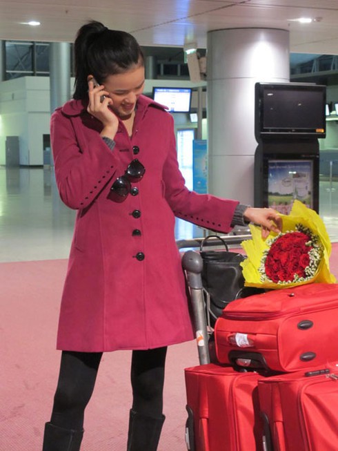 Sau ồn ào, Tuyết Lan tươi tắn lên đường