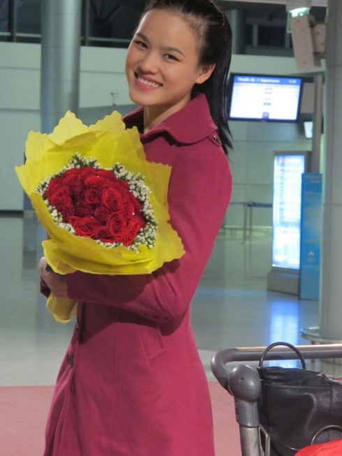 Sau ồn ào, Tuyết Lan tươi tắn lên đường