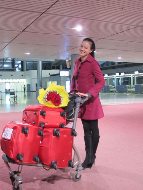 Sau ồn ào, Tuyết Lan tươi tắn lên đường