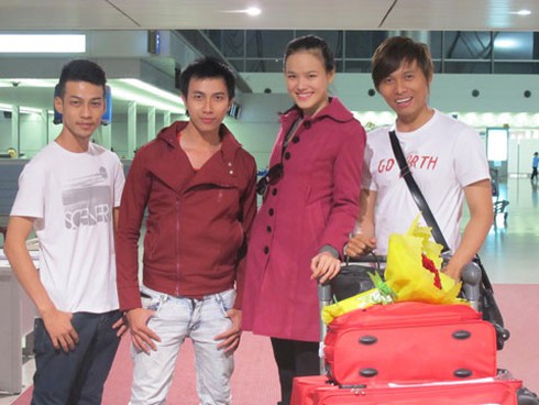 Sau ồn ào, Tuyết Lan tươi tắn lên đường