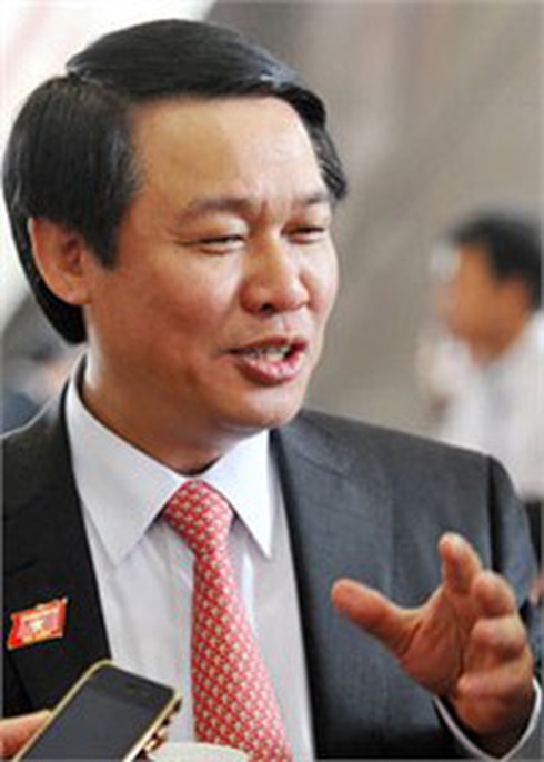 Xăng dầu lỗ: Tài chính nói không, Công thương bảo có