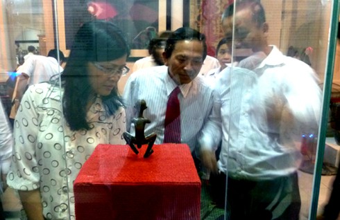 Kỳ bí bức tượng đồng người châu Phi loã thể (Kỳ 1)