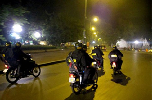 Giả đi taxi rồi cướp