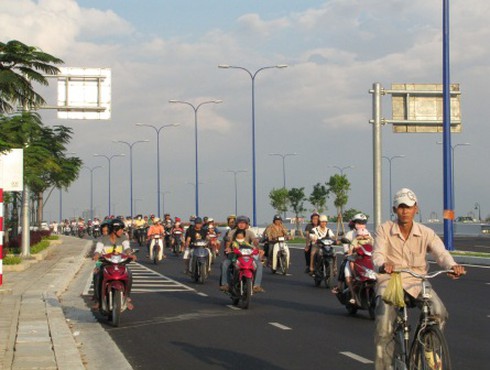 Hầm Thủ Thiêm bát nháo vì khách tham quan