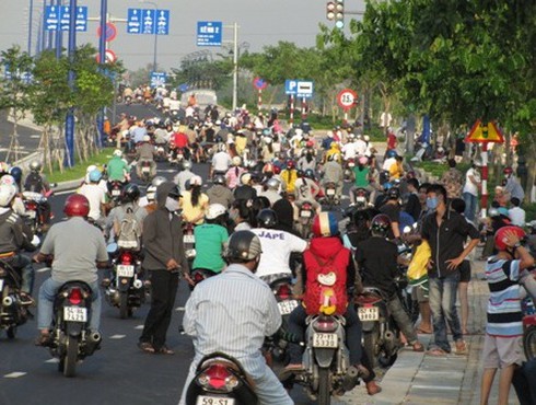 Hầm Thủ Thiêm bát nháo vì khách tham quan