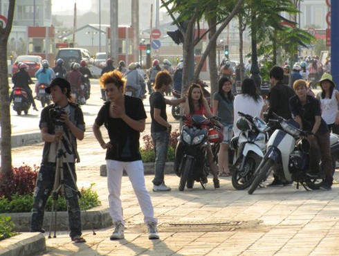 Hầm Thủ Thiêm bát nháo vì khách tham quan