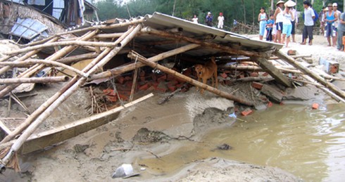 Miền Trung: Ba người chết vì mưa lũ