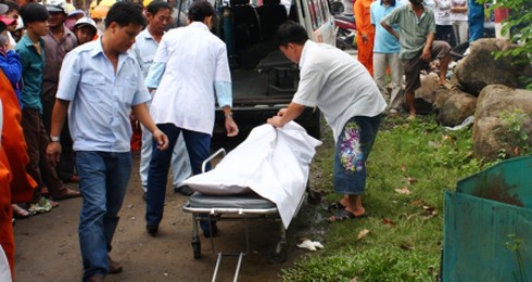 Nam thanh niên gửi xe Nouvo LX rồi nhảy cầu tự tử