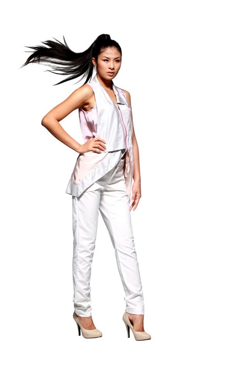 Hoa cỏ, sọc caro lên ngôi thời trang Xuân Hè 2012