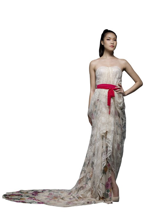 Hoa cỏ, sọc caro lên ngôi thời trang Xuân Hè 2012