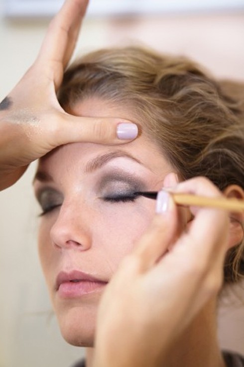 Trang điểm đi dự tiệc với 10 bước đơn giản