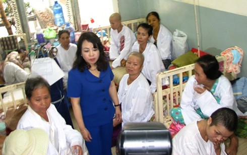 Giải quyết quá tải cho 6 bệnh viện lớn