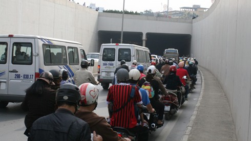 Hà Nội: Tai nạn liên hoàn trong hầm Kim Liên