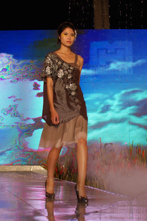 Nét cổ điển huyền bí trong bộ sưu tập của NTK Minh Hạnh