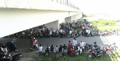 Đà Nẵng: Bị cấm yêu, nhảy cầu tự tử