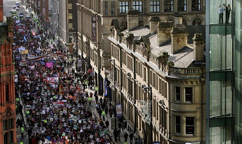 Anh tê liệt vì 2 triệu `đầy tớ` đình công