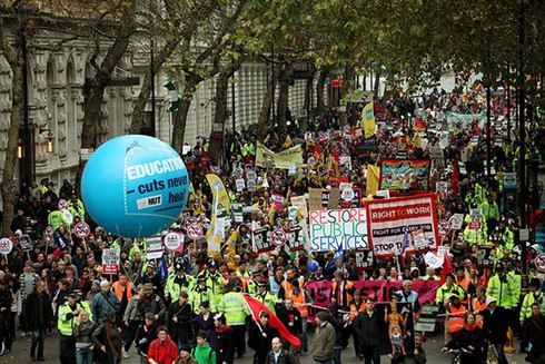 Anh tê liệt vì 2 triệu `đầy tớ` đình công