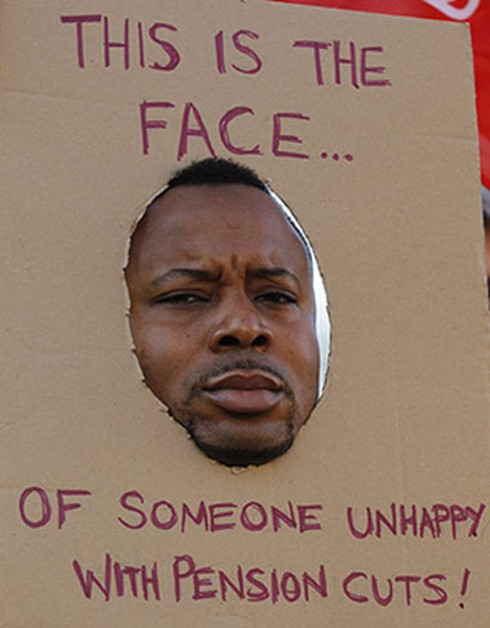 Anh tê liệt vì 2 triệu `đầy tớ` đình công