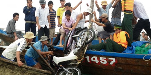 Khởi tố lái phà bị chìm trên sông Trường Giang