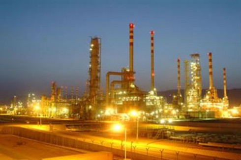 Iran: Cấm vận sẽ khiến giá dầu thô tăng gấp đôi