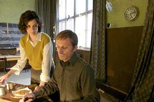 Phim chưa ra rạp, Angelina Jolie đã dính kiện tụng?