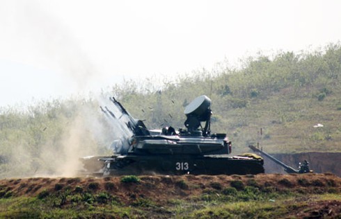 Quân đội Việt Nam diễn tập bắn thử tên lửa