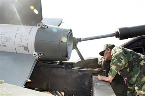 Quân đội Việt Nam diễn tập bắn thử tên lửa