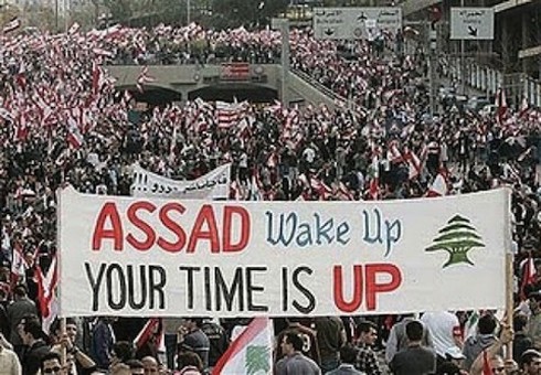 Cánh tay phải của ông Assad đua nhau `đào tẩu`