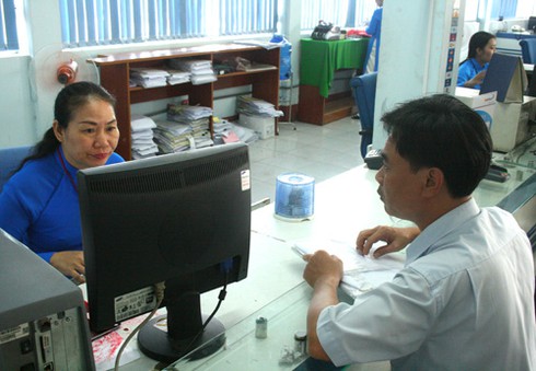 Mệt mỏi ngóng chờ những vé tàu Tết cuối cùng