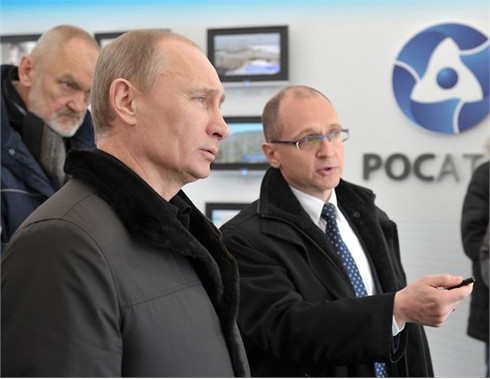 Putin ra mắt công chúng sau biểu tình