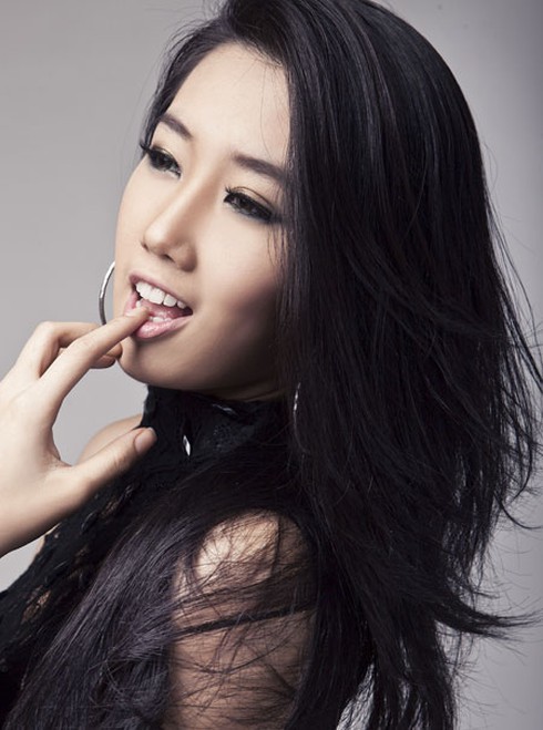 Lê Huỳnh Thúy Ngân thi Nữ hoàng Du lịch quốc tế