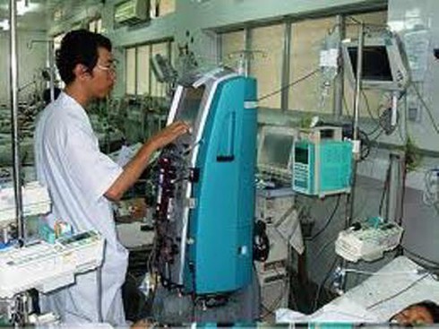 Lọc máu liên tục: `Khắc tinh` của bệnh tay - chân - miệng