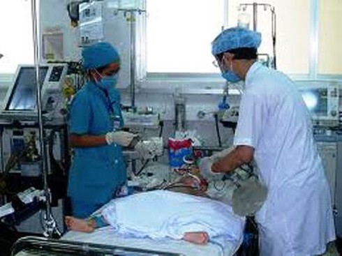 Lọc máu liên tục: `Khắc tinh` của bệnh tay - chân - miệng