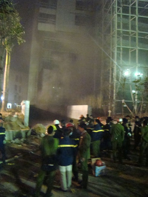 Hà Nội: Đang cháy dữ dội tháp 30 tầng, hàng chục người mắc kẹt (trực tiếp)