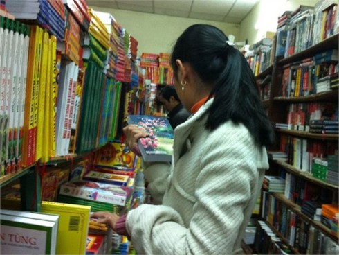 Tấp nập `chợ sách` Hà Thành