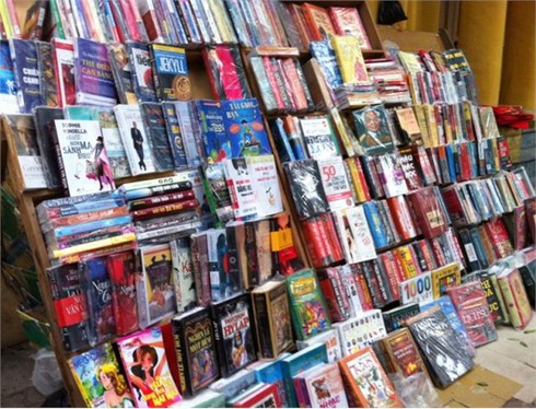 Tấp nập `chợ sách` Hà Thành