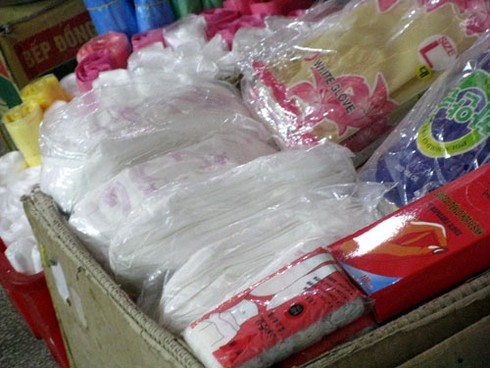 Tràn lan băng vệ sinh gây vô sinh