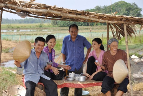 Hoài Linh chăn vịt và `huấn luyện` đỉa